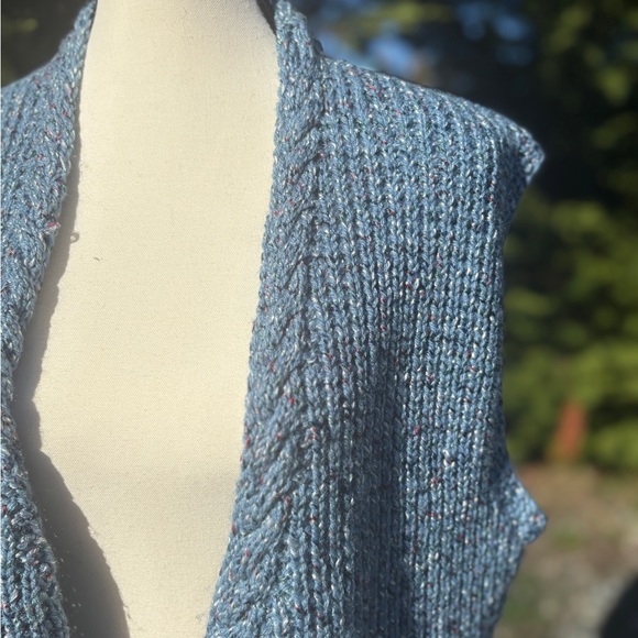 Handcrafted Blue Knit Vest – Cozy Artisan Layer Sz Lg - Picture 4 of 9